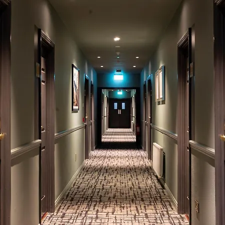 Hotel House 3*